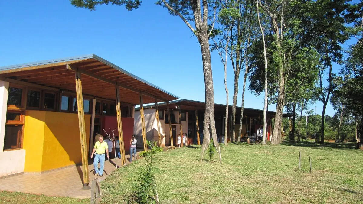La escuela 615 sumó una sala de informática con ocho computadoras